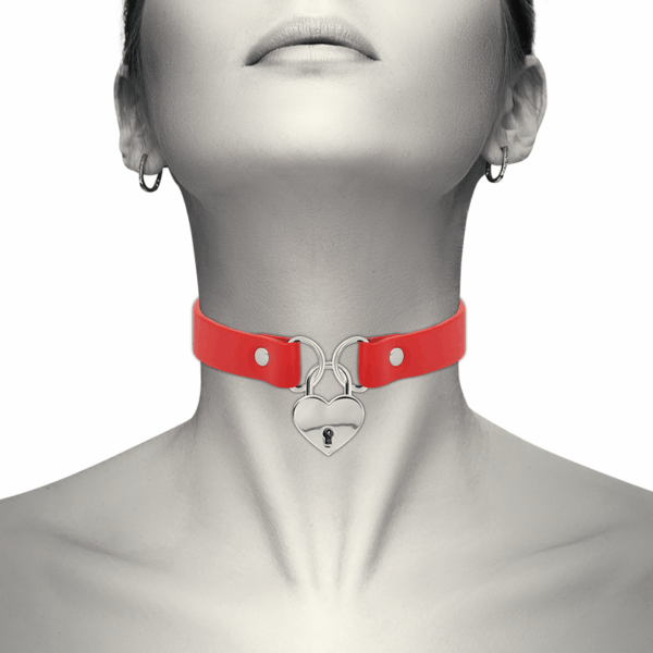 COQUETTE CHIC DESIRE - COLLAR CUERO VEGANO ROJO ACCESORIO CORAZÓN CON LLAVE - Imagen 2